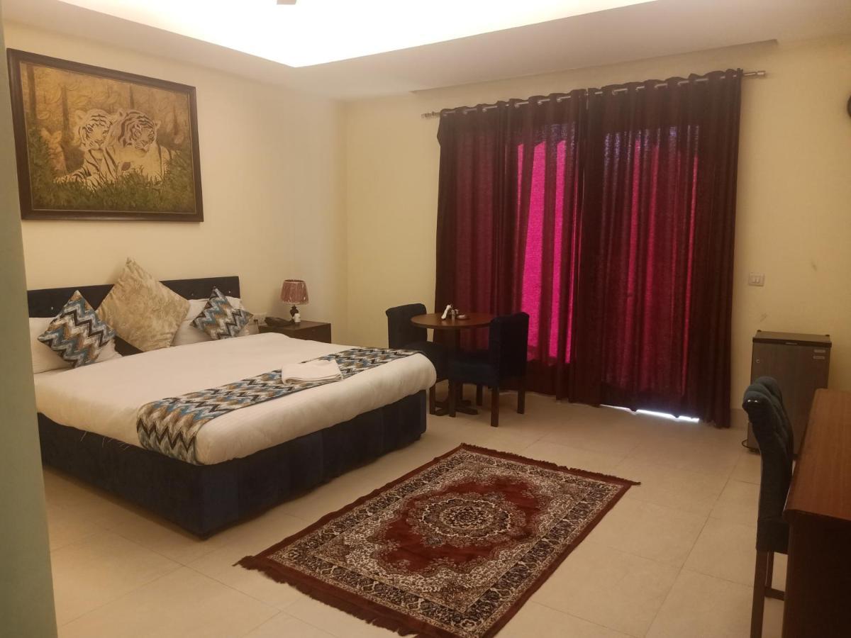 Hotel The Am Bliss Gurgaon Ngoại thất bức ảnh