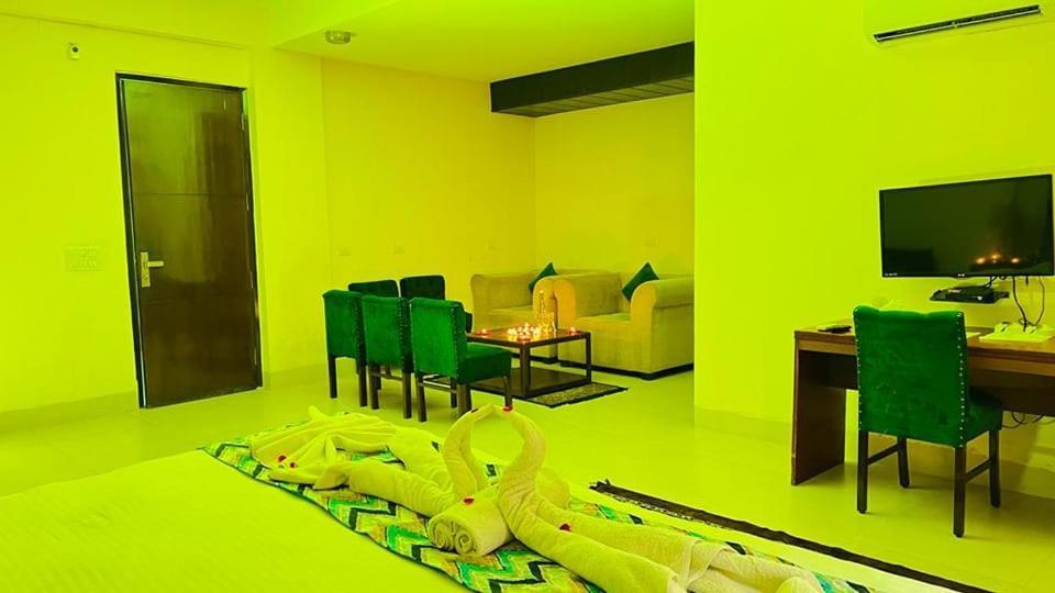 Hotel The Am Bliss Gurgaon Ngoại thất bức ảnh
